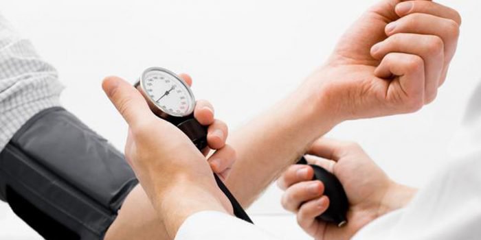 Zredukuj wysokie ciśnienie krwi w 5 minut dzięki tej łatwej technice!